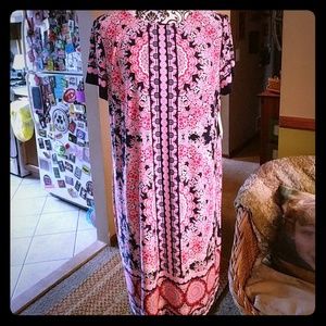 Patterned short sleeve dress. NWT